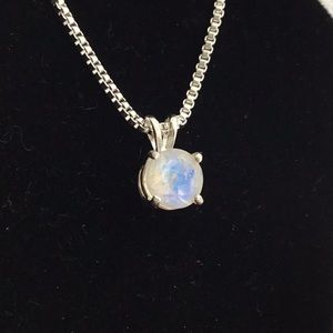 STUNNING RAINBOW MOONSTONE NECKLACE